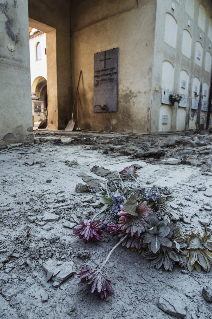 Alluvione di Faenza - cimitero inondato 2