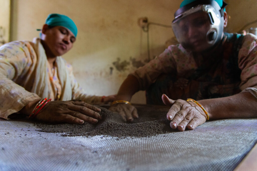 Sambhavna Trust Clinic, ayurvedic medicine production unit. Ph. Credit: Claudio Avella