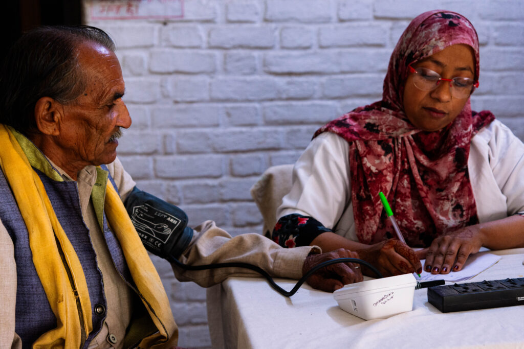 Sambhavna Trust Clinic, screening of patients. Ph. Credit: Claudio Avella