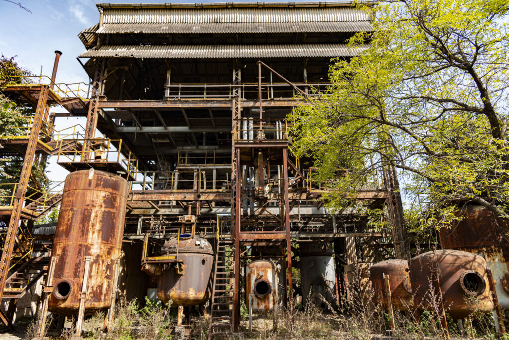 Bhopal Union Carbide chemical plant rubbles. Ph. Credit: Claudio Avella